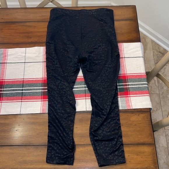 Victoria Secret black leopard mesh leggings size L - Picture 6 of 6